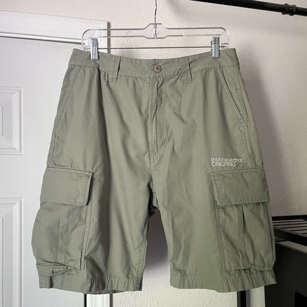 THISISNEVERTHAT olive sage green cargo utility logo embroidered shorts‎